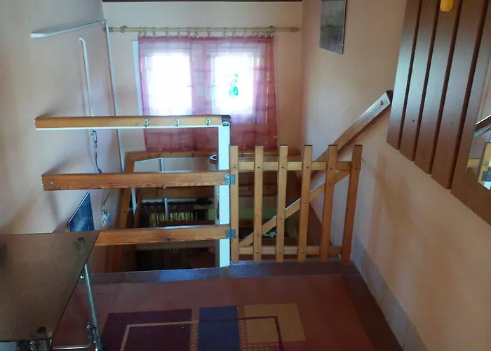 Dozsa Apartment *