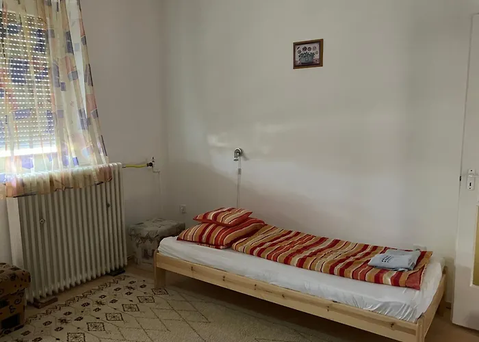 Dozsa Apartment